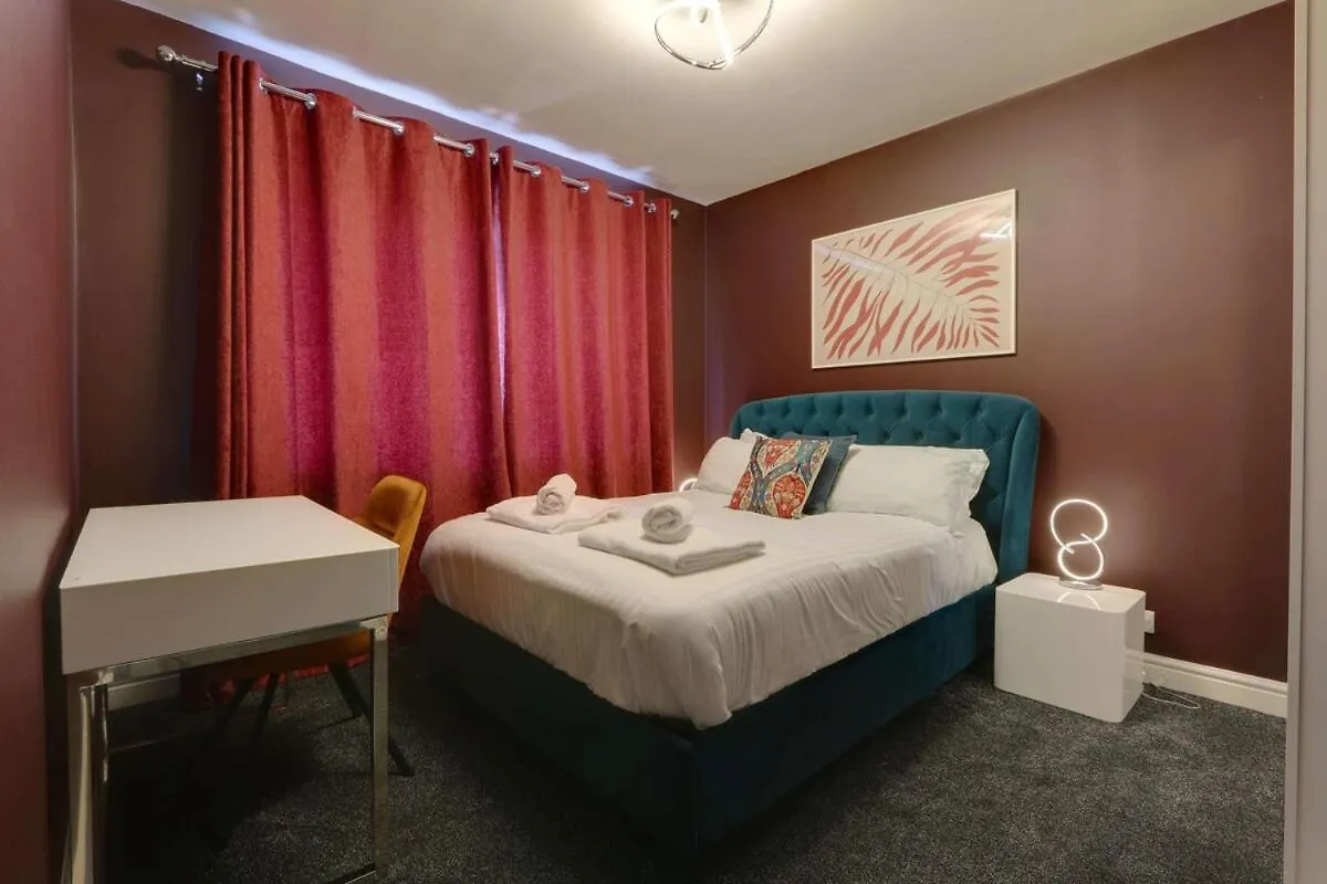 #Stylish #Exceptional 4 Bed House, Free Parking, Close To Centre Шефилд