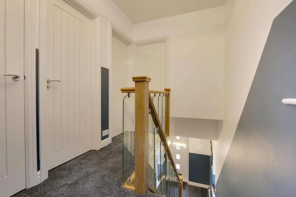 #Stylish #Exceptional 4 Bed House, Free Parking, Close To Centre Шефилд 0*,  Великобритания