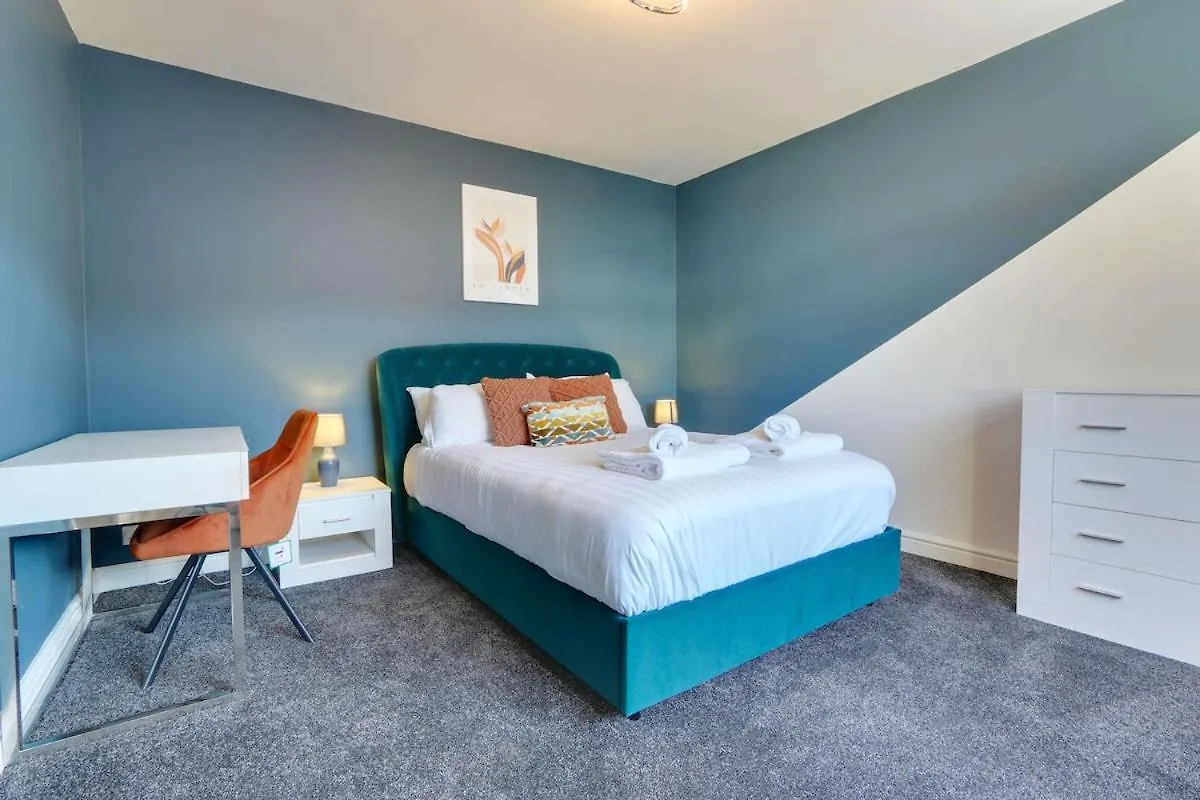 #Stylish #Exceptional 4 Bed House, Free Parking, Close To Centre Sheffield