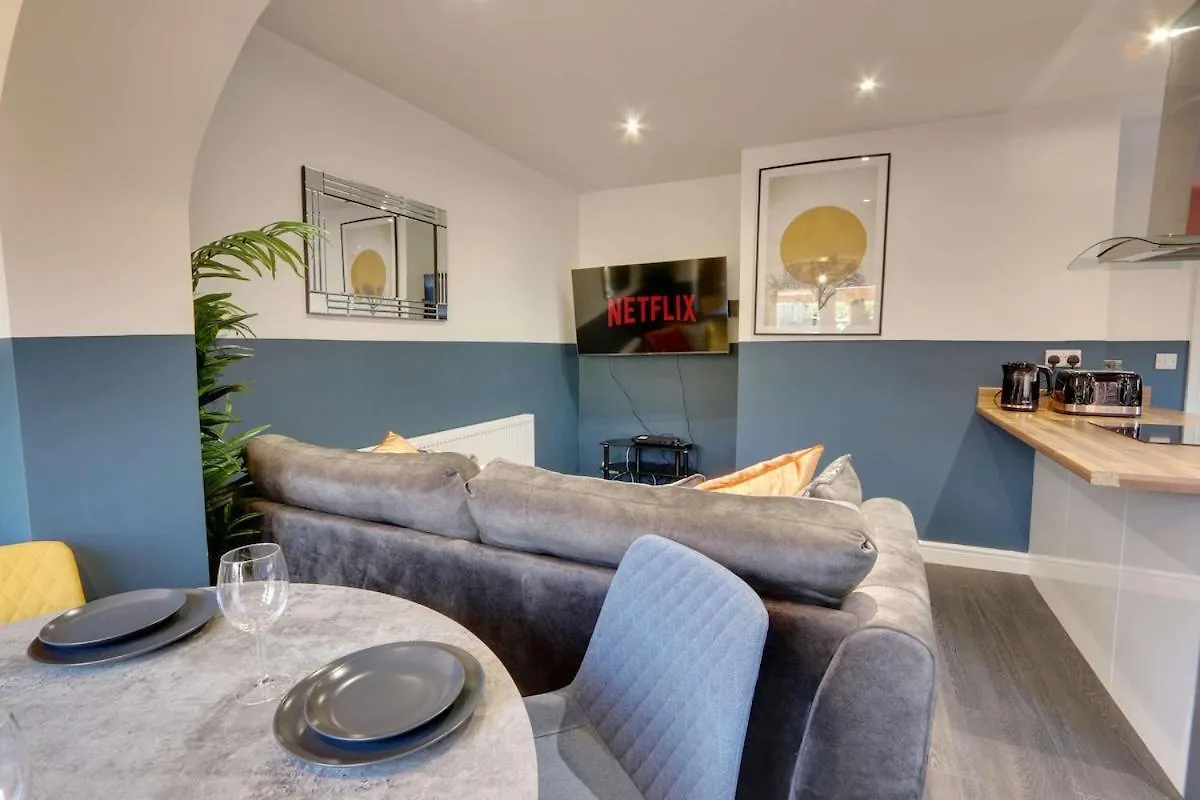 #Stylish #Exceptional 4 Bed House, Free Parking, Close To Centre Sheffield 0*,